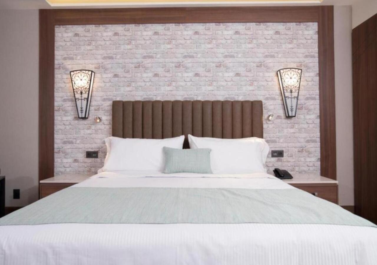 Hotel Ronda Minerva กัวดาลาฮารา ภายนอก รูปภาพ