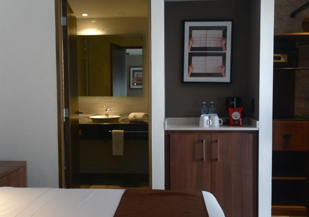 Hotel Ronda Minerva กัวดาลาฮารา ภายนอก รูปภาพ
